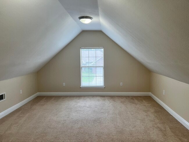 Building Photo - 123 Crab Apple Ave