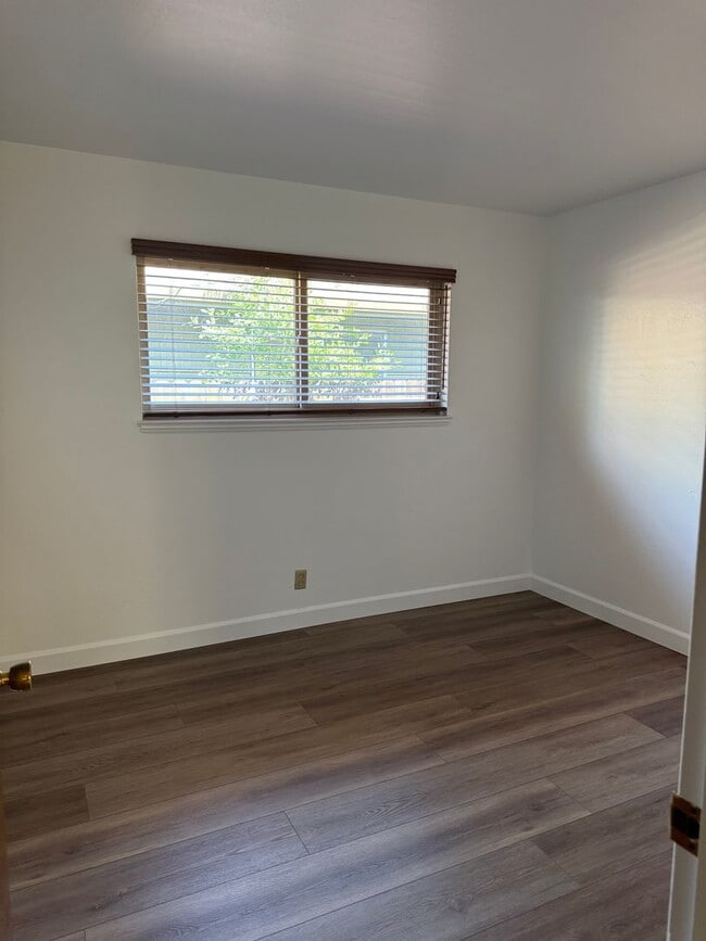 Building Photo - CENTRAL DAVIS SINGLE STORY HOME