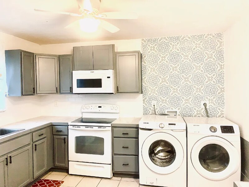 Building Photo - 527 Tibet Ave