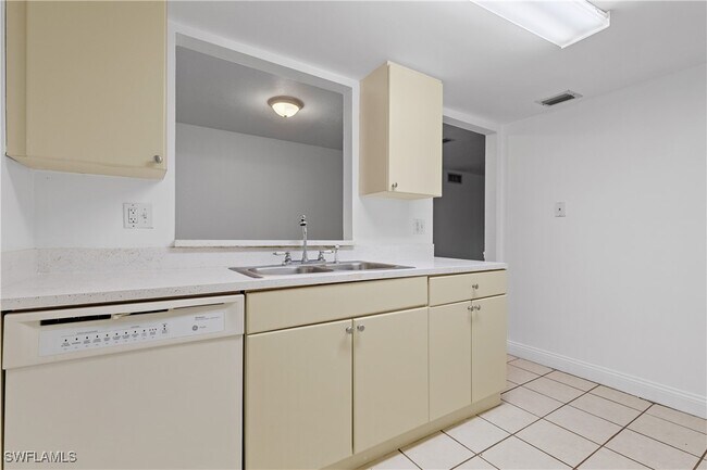 Building Photo - 12658 Kenwood Ln