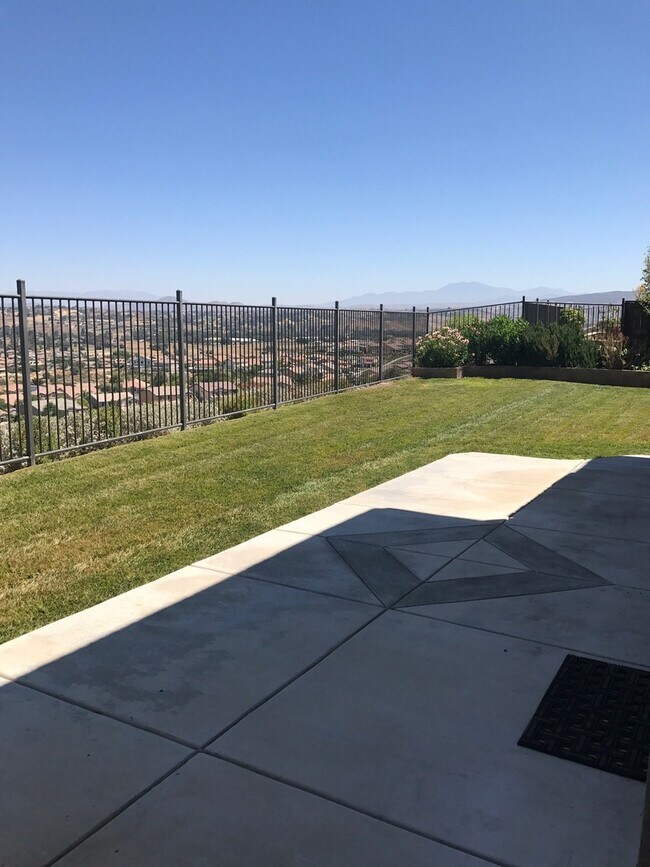 Building Photo - 5 bedroom home in Morgan Hill