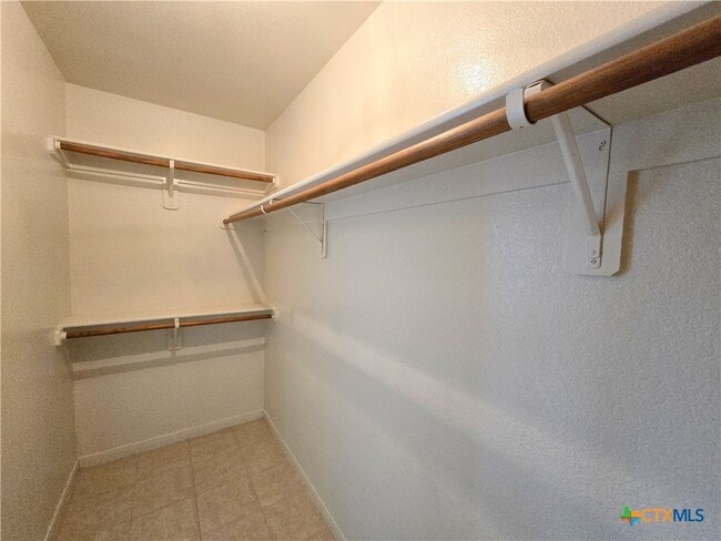 Building Photo - 1411 Nicholas Cir