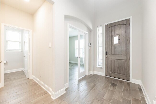 Building Photo - 15215 Holloway Hls Trl
