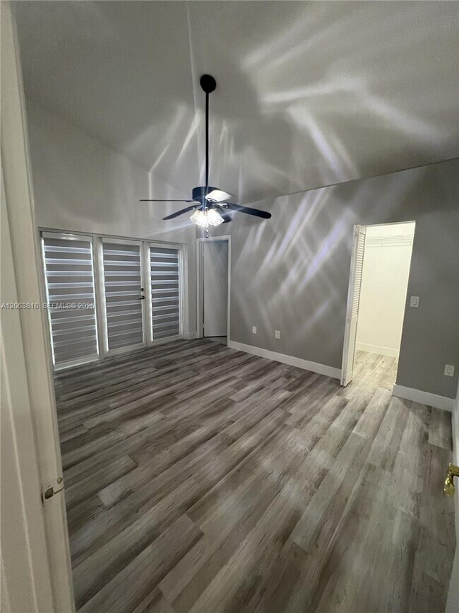 Building Photo - 289 SW 159th Ln