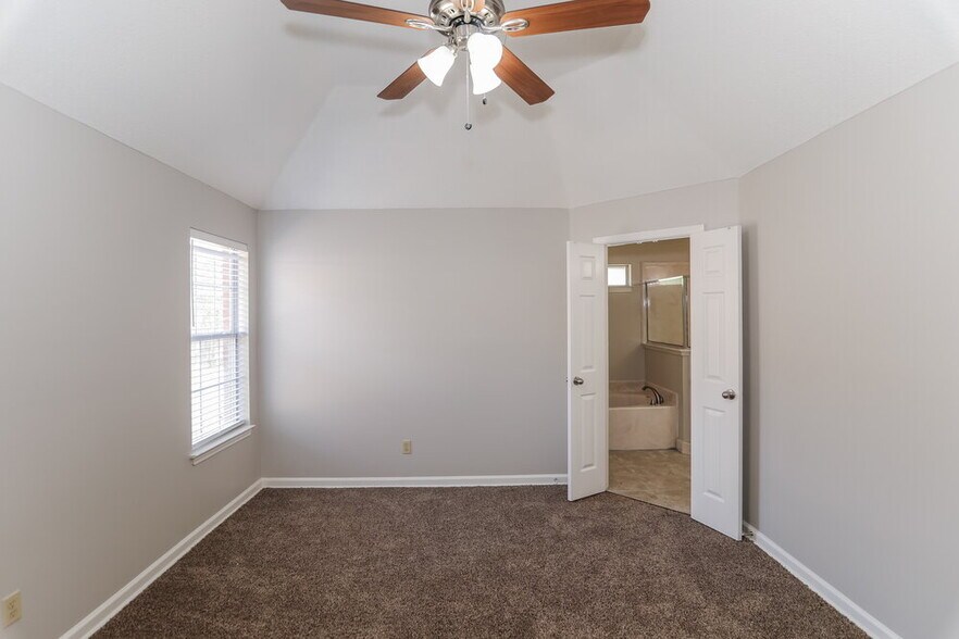 Building Photo - 1262 Breezy Valley Dr