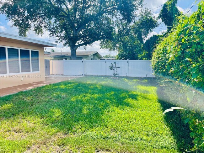 Building Photo - 8520 NW 15th St