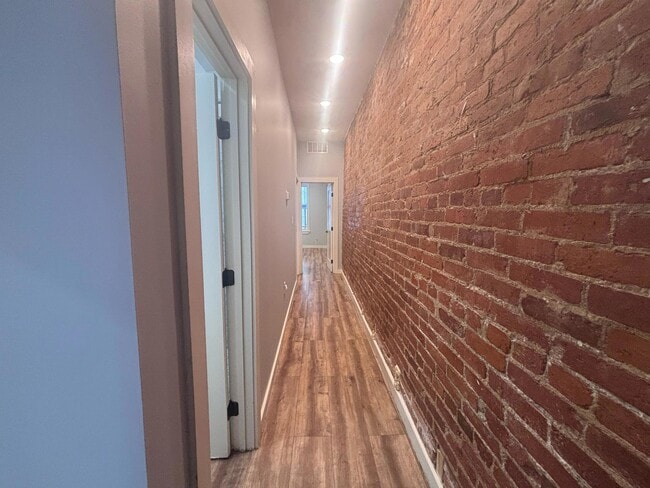 Building Photo - 1621 1st St NW