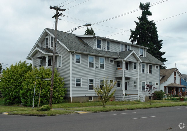 Building Photo - 717 SW 4th St