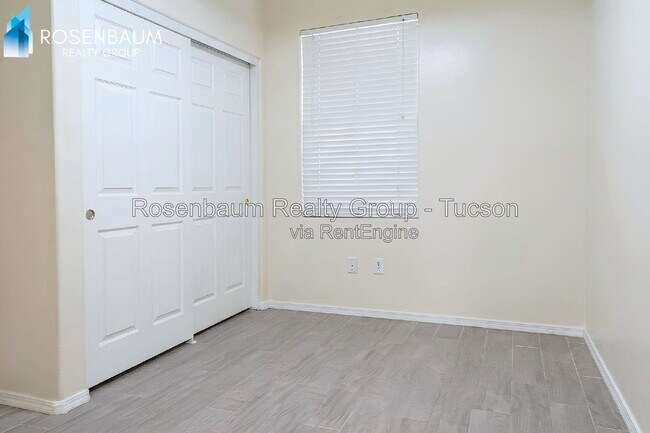 Building Photo - 12060 W Makenna Ln