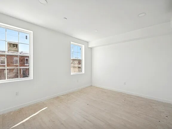 Building Photo - 52 N 52nd St