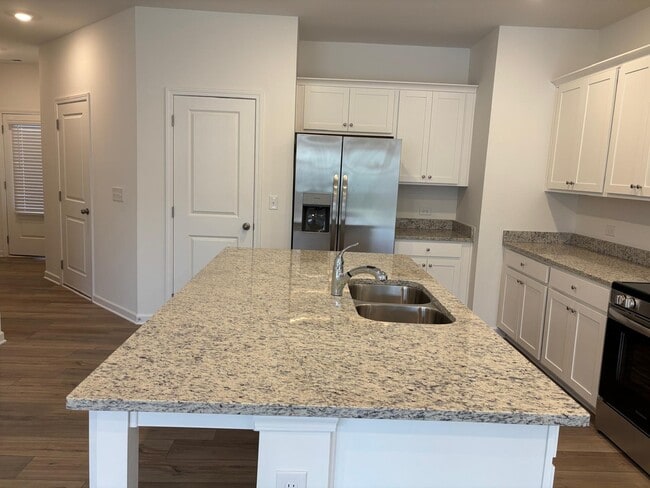 Building Photo - 155 Vision St