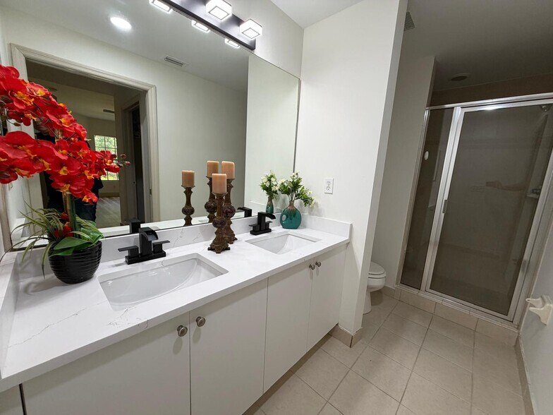 Building Photo - 8358 Bernwood Cove Loop