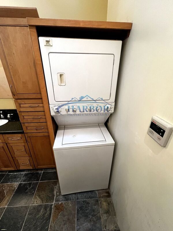 Building Photo - 668 W Paseo Del Mar