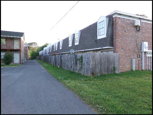 Building Photo - 101 Ellis Dr