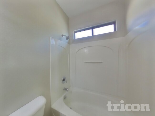 Building Photo - 2204 Turtle Beach Ave