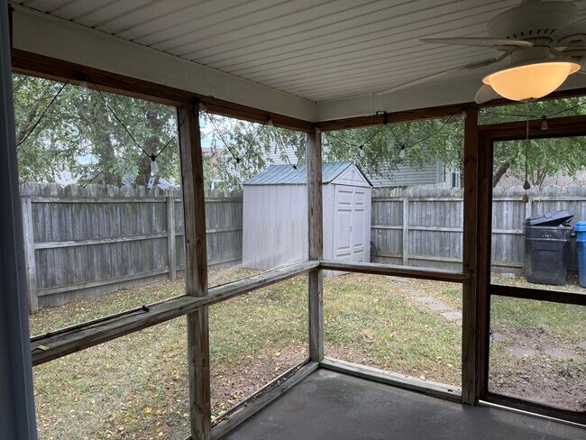 Building Photo - WOODBRIDGE POINTE