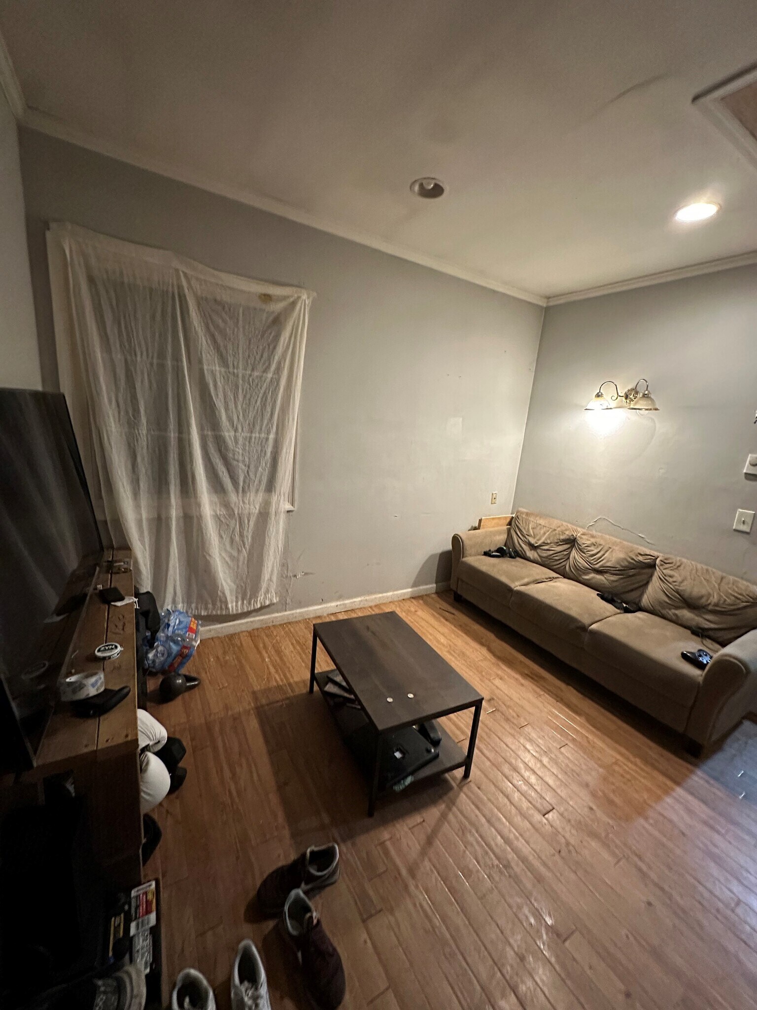 Building Photo - 8 Delano Grove