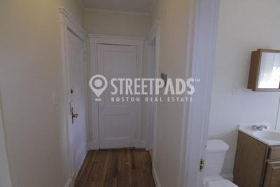 Building Photo - bedroom in Boston MA 02215