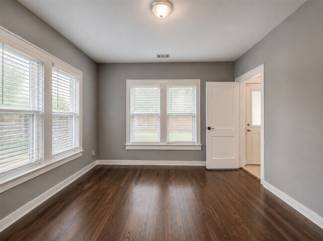 Building Photo - 2608 Rosewood St