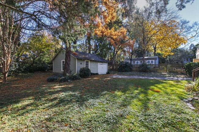 Building Photo - Charming Updated Bungalow in Raleigh’s Mordecai District!