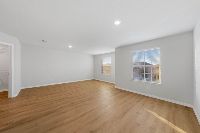 Building Photo - Spacious 3-Bed Townhome with Garage & Fenced Yard in New Braunfels – 1,920 Sq Ft!