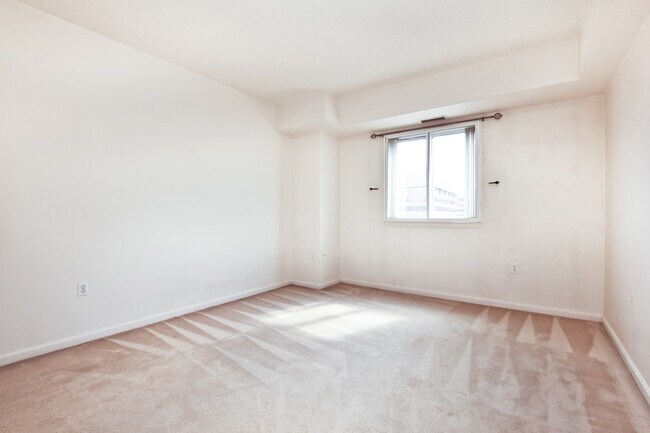 bed room 1 - 1211 S Eads St