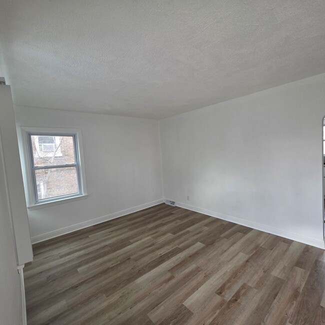 Building Photo - Perfect For You!!!!