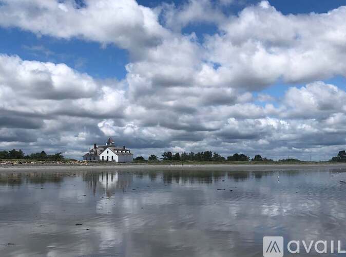 Building Photo - 60 Irving Way