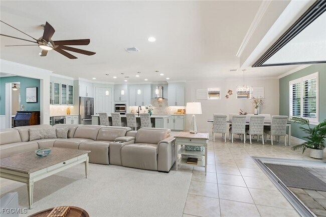 Building Photo - 11012 Castlereagh St