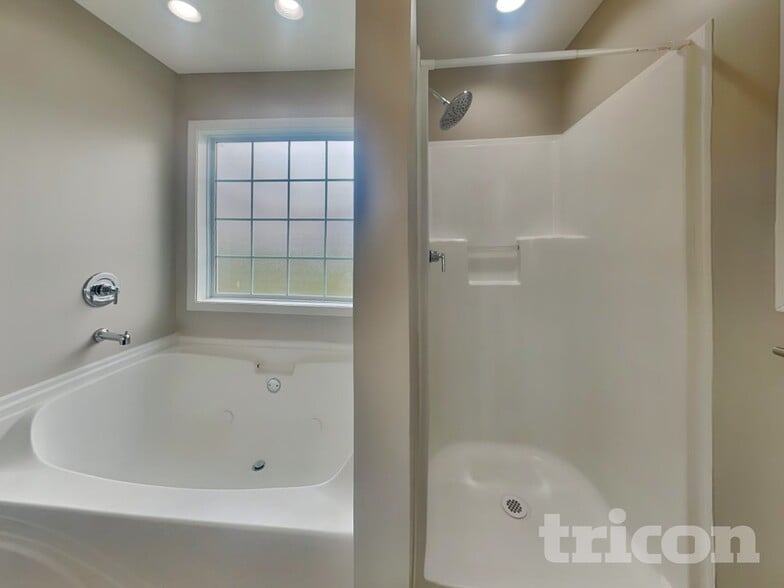 Building Photo - 252 Senator Dr