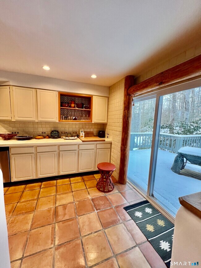 Building Photo - 290 Cliffside Dr