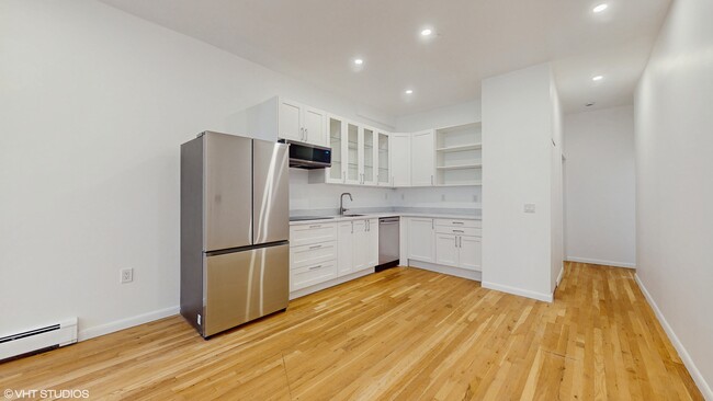 Building Photo - 34 E 20th St