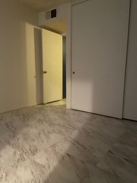 Building Photo - 9645 Spyglass Ave