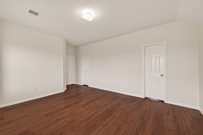 Building Photo - 726 Horseshoe Springs Ln