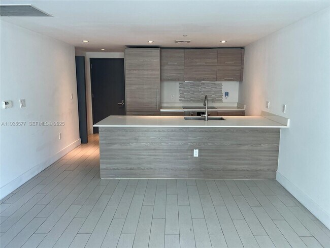 Building Photo - 1300 S Miami Ave