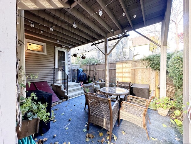 Building Photo - 76 Nichols Ave