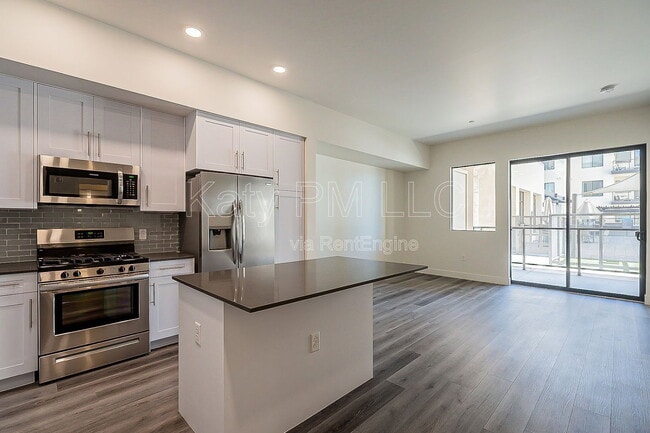 Building Photo - 7300 E Earll Dr