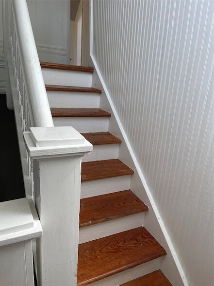 Building Photo - 402 S Pearl St