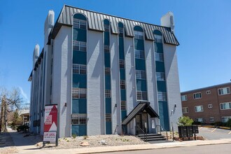 Building Photo - 10 South Penn