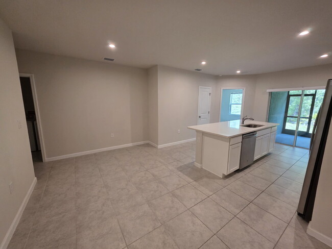 Building Photo - 12040 Grizzly Ln