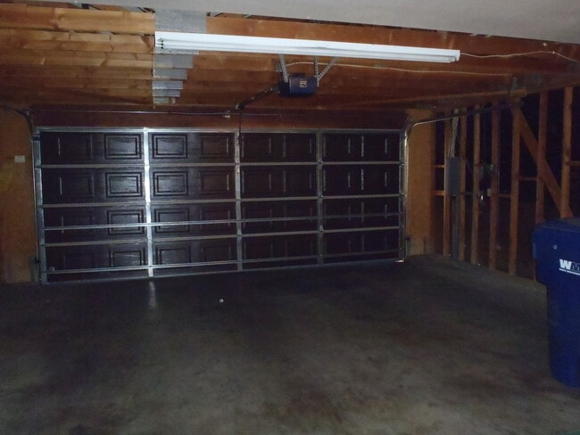 Building Photo - 1249 Mountain View Dr
