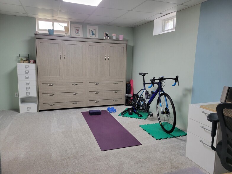 Building Photo - 413 N Rosa Rd