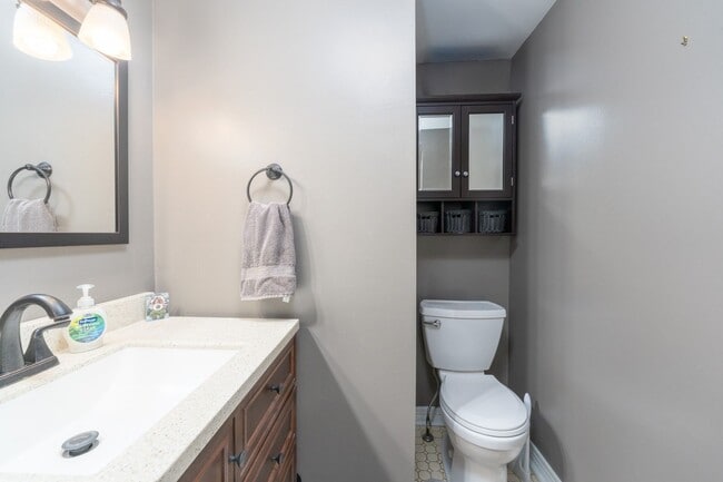 Building Photo - 1516 William St