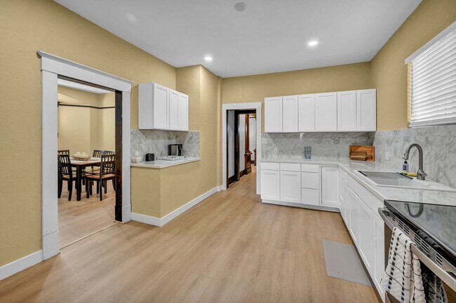 Building Photo - FULLY FURNISHED HISTORIC CHARMER BETWEEN UNR & DOWNTOWN – UTILITIES INCLUDED, MODERN UPGRADES, PR...