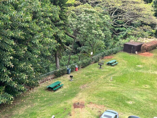Building Photo - 2-bedroom - Pearlridge Convenience
