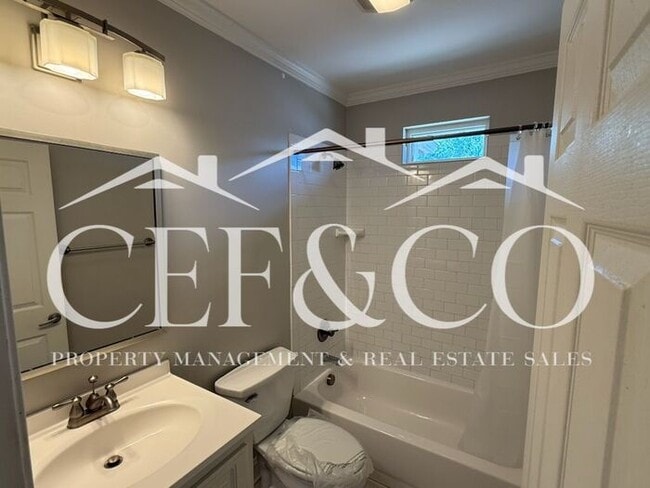 Building Photo - Spacious home now available!