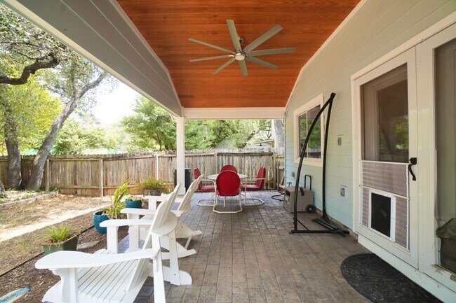 Building Photo - 4600 Pelham Dr