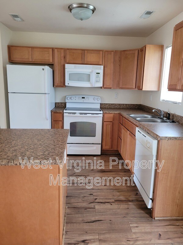 Building Photo - Woodland Acres
