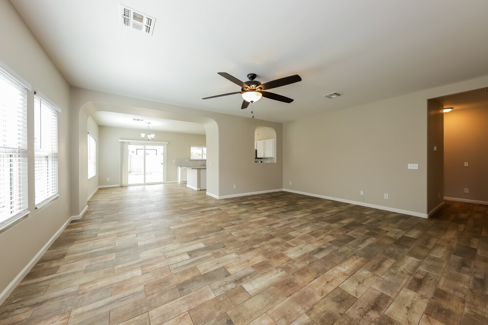 Building Photo - 10609 W Angels Ln