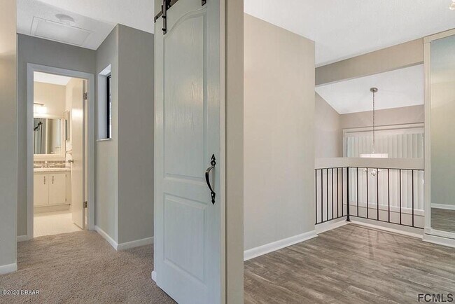 Building Photo - Stunning townhome on Palm Harbor Golf Course!